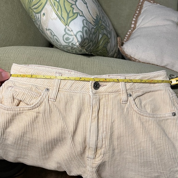 Cream UO corduroy mom jean BDG - Picture 7 of 7
